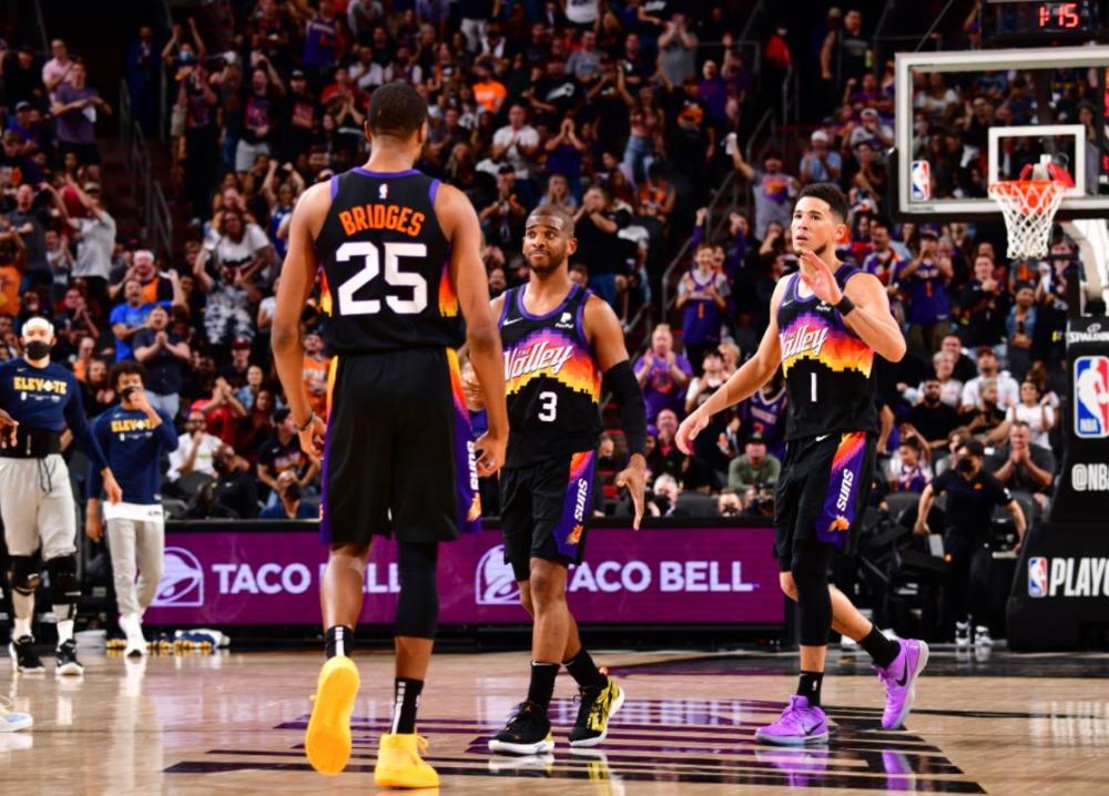 竞争激烈的 竞争激烈的