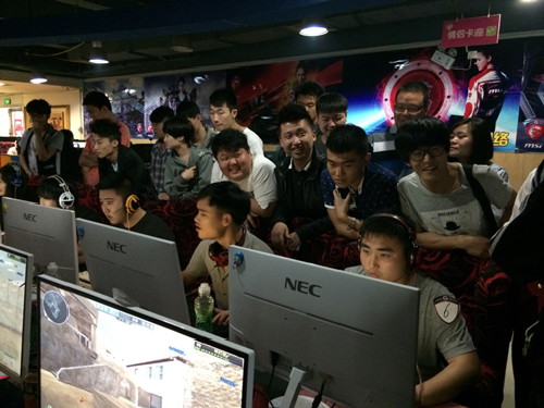 的三维结构 的三维结构